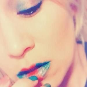 Meet your Posher, Ayela